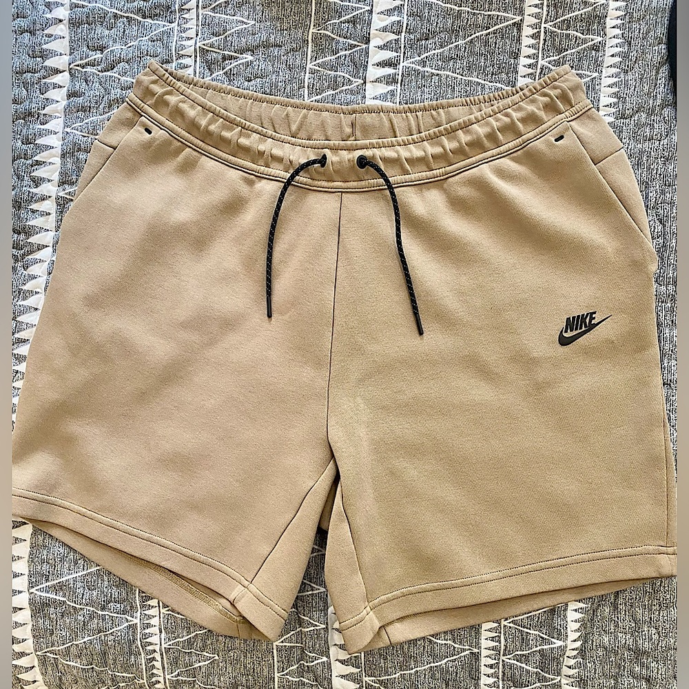 Nike Tech Fleece Shorts - Men’s XL